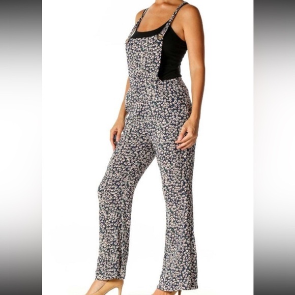 Kittenish floral overalls with pockets size xsmall - Picture 1 of 8